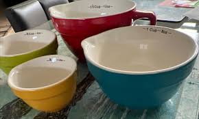 Stoneware Measuring Cups Set of 4 Batter Bowl-Shaped