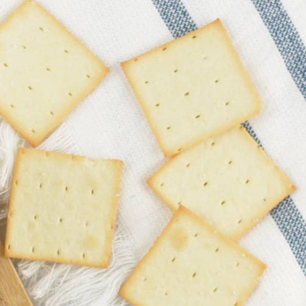 Olive Oil & Sea Salt Dipping Crackers | Bella Cucina